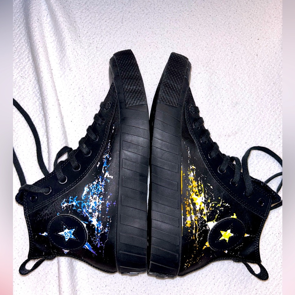 NEW IN BOX. Men’s 7.5 Converse Tsunami Papi high tops